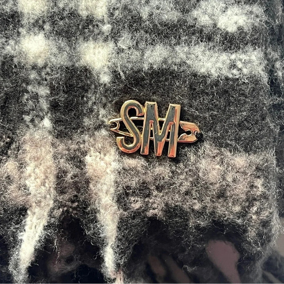 Steve Madden Classic Plaid Scarf Fringe Trim Super Soft Fuzzy Cozy Warm One Size - Picture 2 of 8